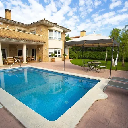 Villa Catalunya Casas Port Aventura,golf, Costa Dorada At Your Doorstep